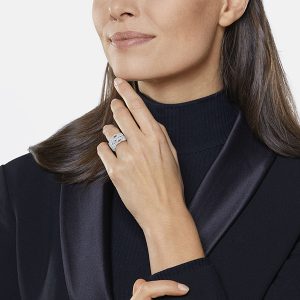 Ring, white gold – Lacrima